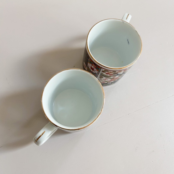 Vintage Old Imari Japanese Mugs - Set of two - smaller cups - Picture 7 of 8